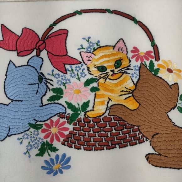 Vintage Kitsch Kawaii Kittens in Basket Crewel Artwork Embroidered Cats Flowers - Picture 2 of 6